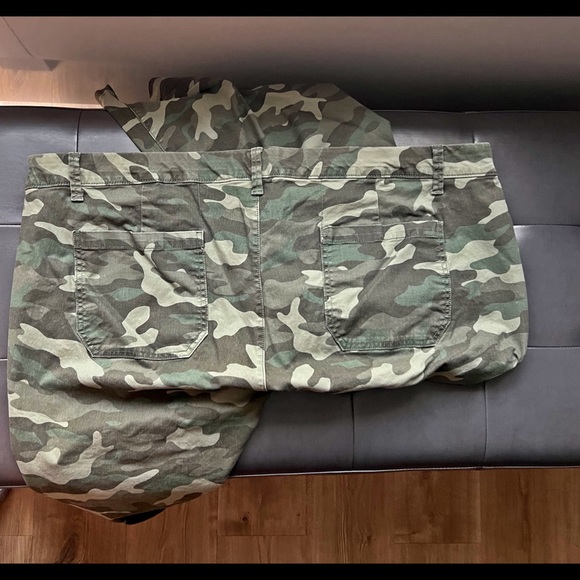 Camo Pixie Slim Pocket Straight Leg Pants - Picture 4 of 7